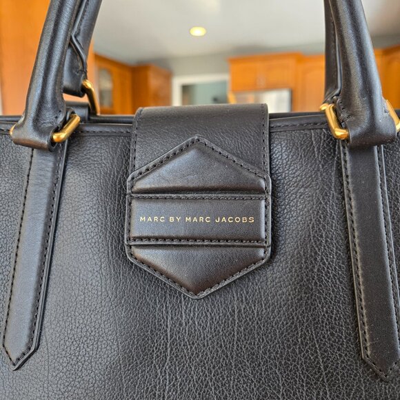 Marc Jacobs Black Cowhide Purse - Picture 3 of 9